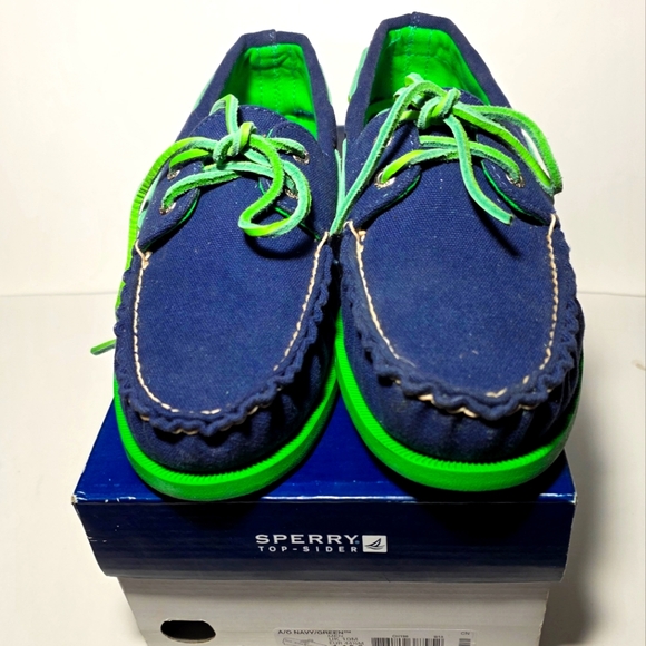 Sperry Men's Blue and Green Boat Shoes. - Picture 3 of 13